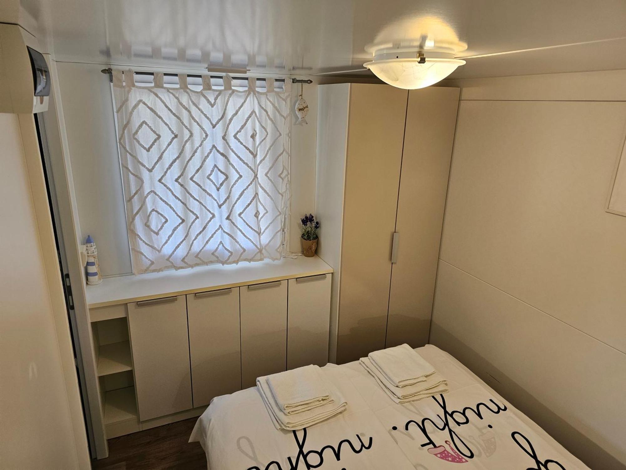 Mobile Home Sea Fairy , Jezera , Murter Tisno Buitenkant foto